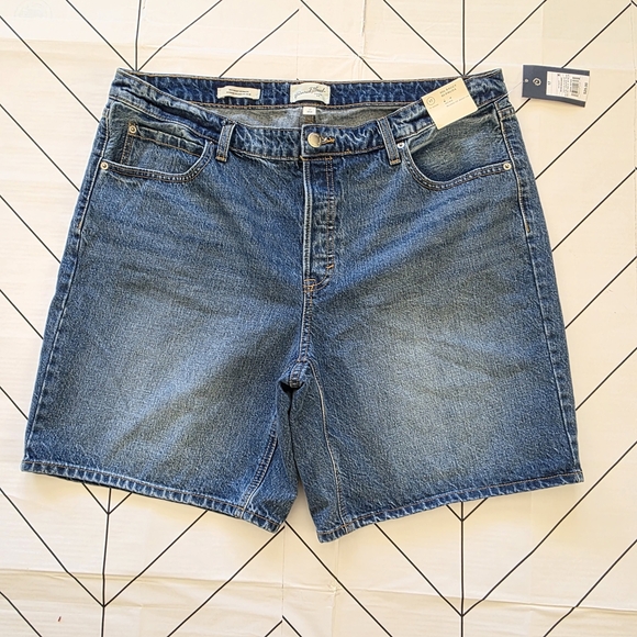 Universal Thread Women's Bermuda 90s Baggy Mid Rise, Size 17 (defective) - Picture 1 of 9